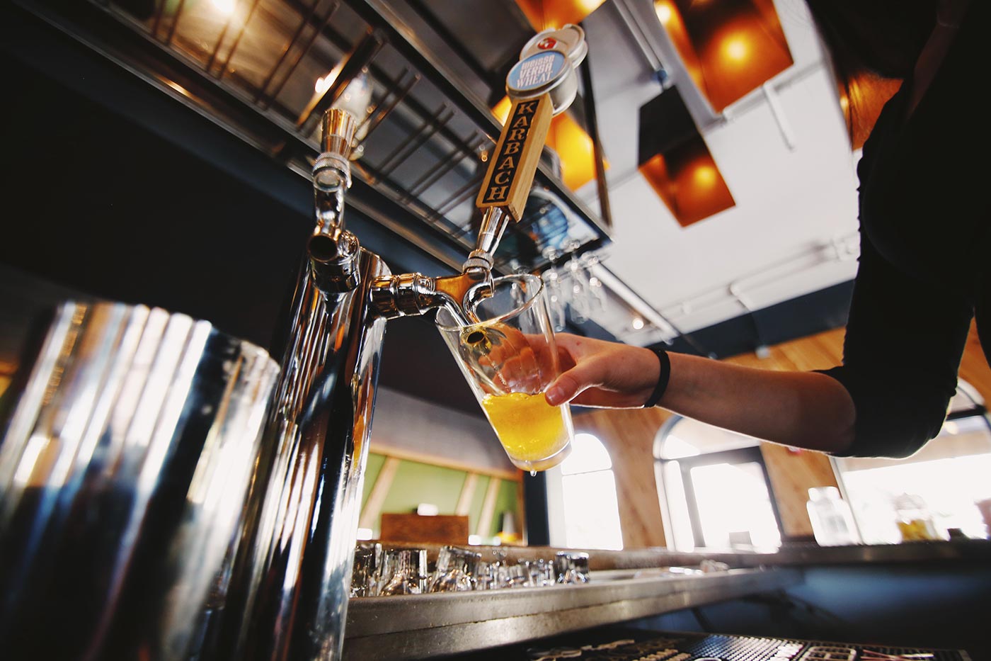 restaurant-drink-bar-pouring-beer-beer-glass-restaurants-bartender-eats-draft-beer_t20_4lL2xl